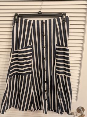 Metrowear Striped Button-Front A-Line Skirt in Navy and White New No Tag Size M